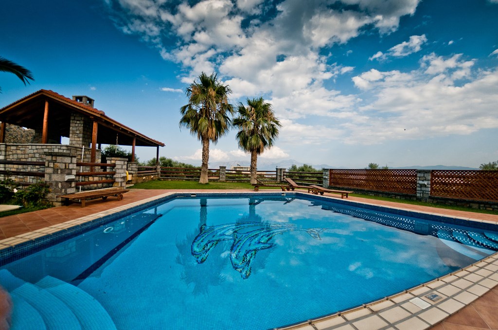 Large Detached Villa Close To Agios Nikolaos Resort