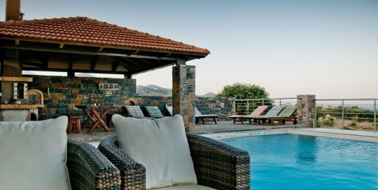 Detached 4 Bedroom Villa. Agios Nikolaos Resort