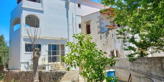 House with 3 separate apartments with nice views in Kefalas