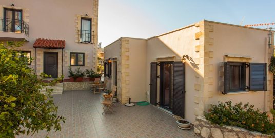 Complex of 4 apartments with great mountains views in Gavalochori