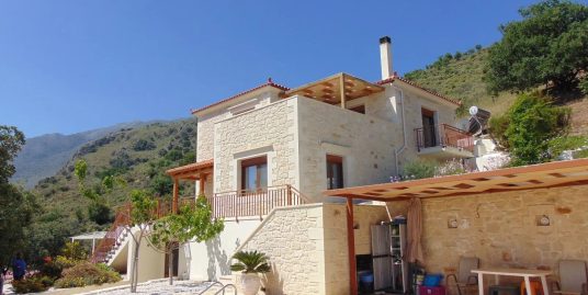 New luxury 4-bedroom villa with pool, sea & mountains views in Georgioupoli