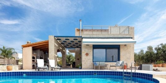 Stone villa with beautiful sea views in Loutra