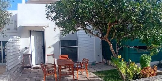 House with Shared Pool Located in Adele