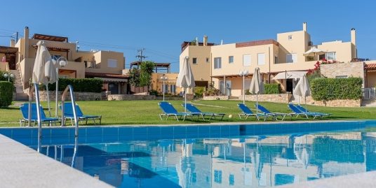 2-Bedroom Apartment with Shared Pool in Pigi