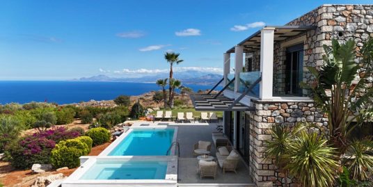 Luxury Villa with Amazing Sea Views