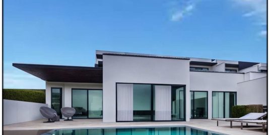 3 Bed 2 Bath Villa with Heated Private Pool & Outstanding Sea