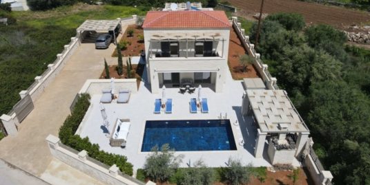 Stone Villa with Pool, two minutes walk to Almyrida Beach