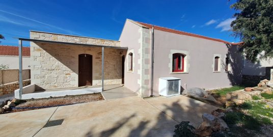 Newly Built Stone Cottage –Located in The Village of Vamos
