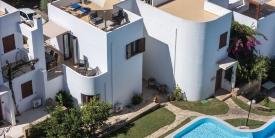 3 Bed 2 Bath Apartment with Communal Pool